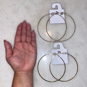 NWT ~ Hoop earrings (Pack of 2)